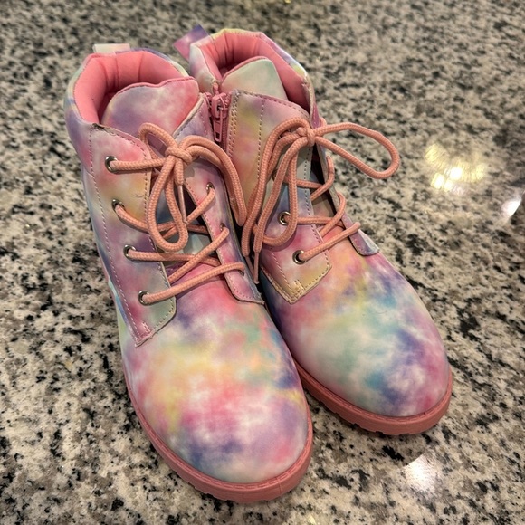 FABKIDS NWOT Tie Dye Combat Boot Girls Colorful Pink Lace-Up Side Zip Size US 5 - Picture 1 of 10